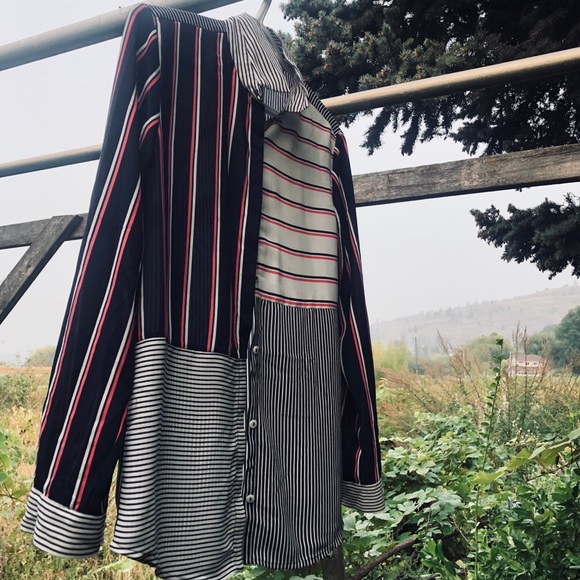 Long sleeve button down patterned shirt. - Picture 4 of 4